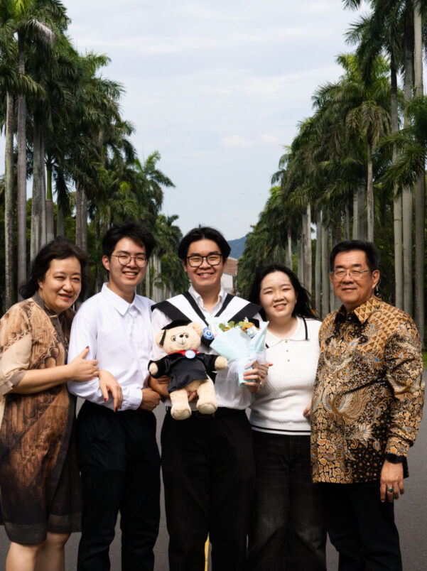 Alex and Family - Graduation Photoshoot 2026-3